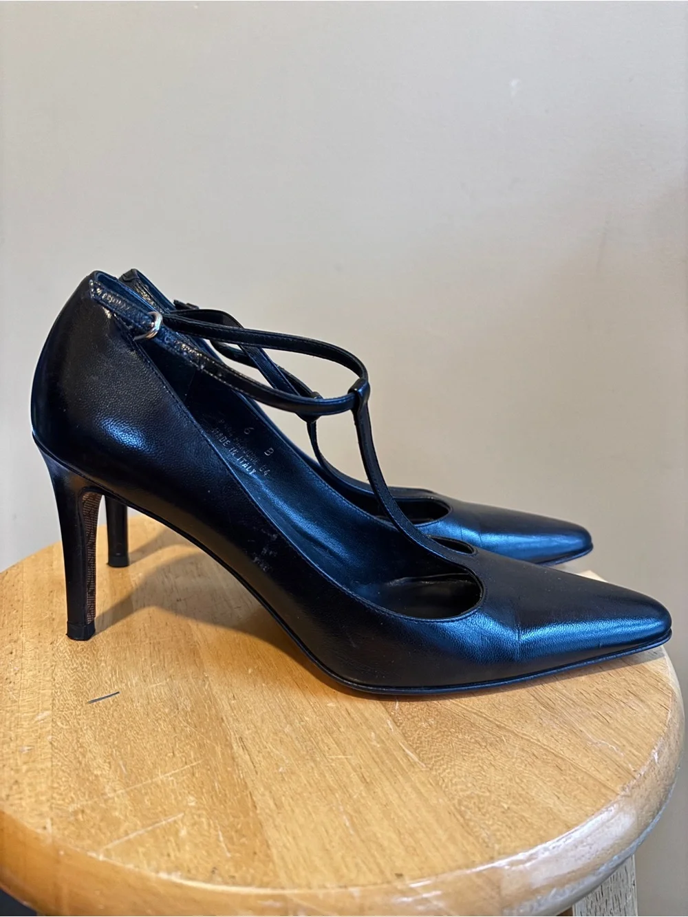 Coach Vintage 6B Marjorie G4 Black Leather T-Strap Pointed-Toe Heels